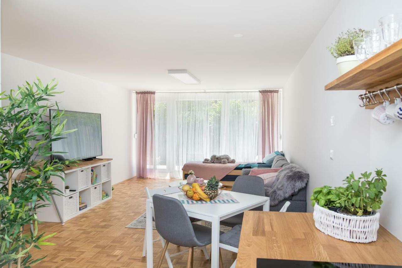 Family Apartment With Garden Любляна Екстер'єр фото